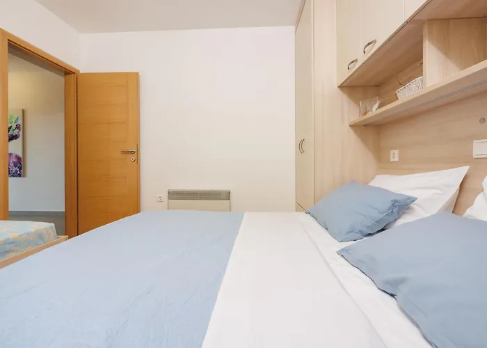 Apartments Petak Novi