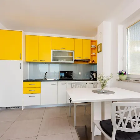 Apartments Petak Novi * Dramalj